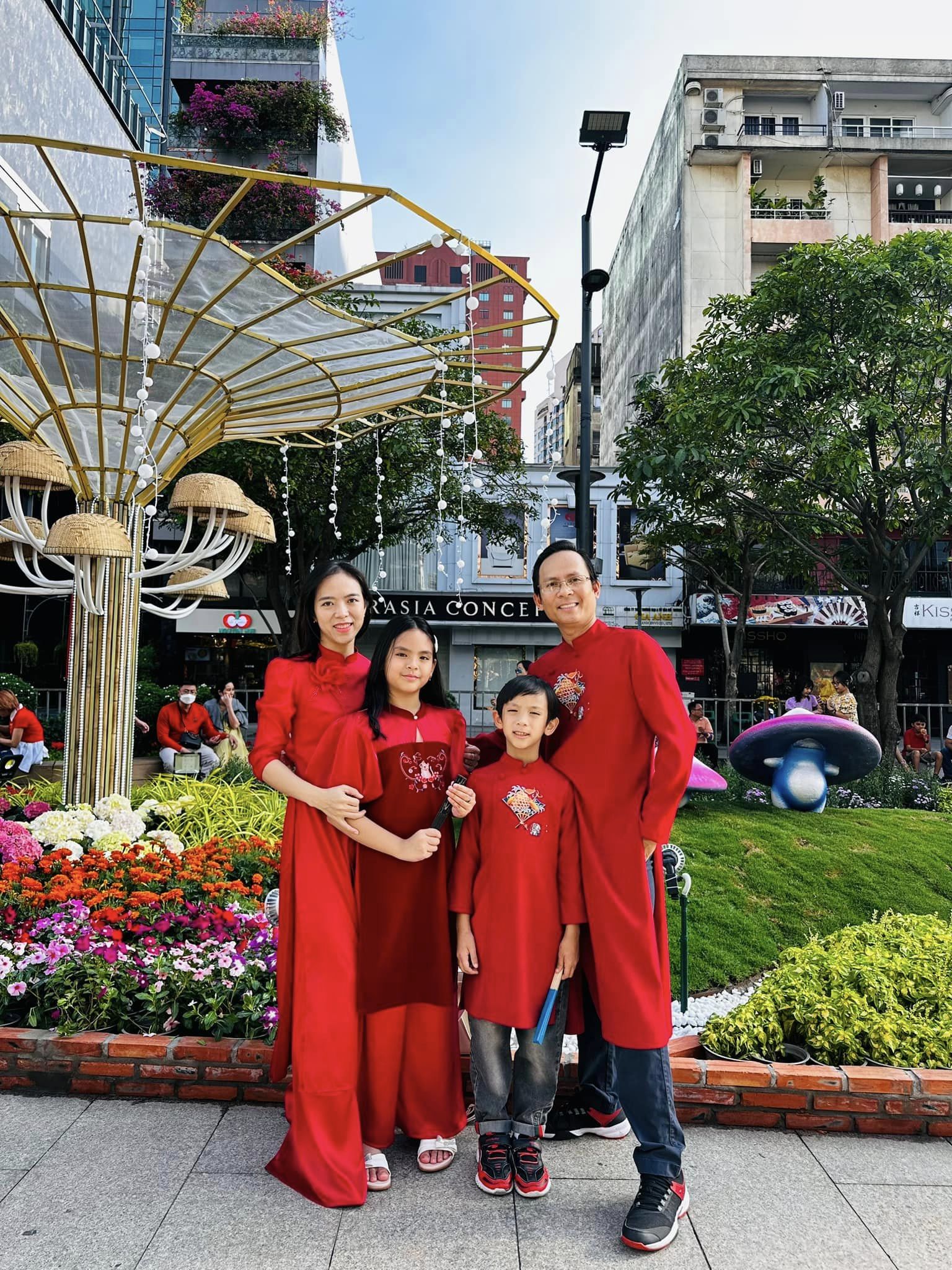 Bác sĩ Đoàn Thị Thanh Hồng và gia đình nhỏ